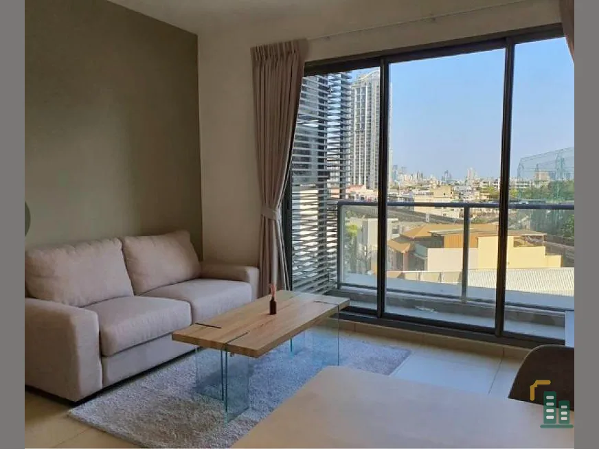 Urgent sale !! Condo The Lofts Ekkamai, 8th floor, fully furnished, near BTS Ekkamai, can't miss !!