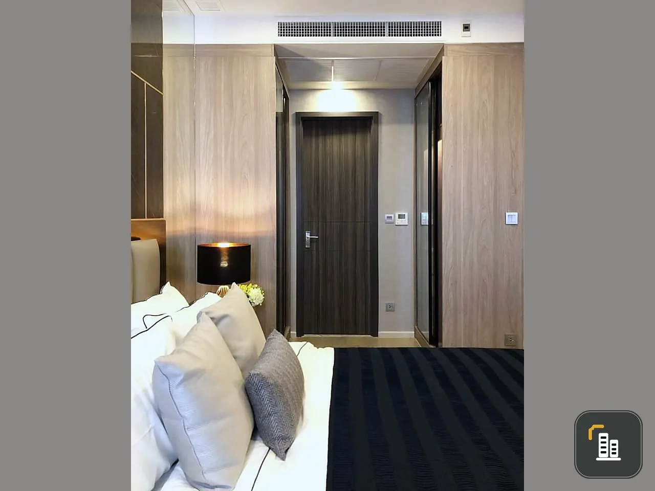 Rent: Ashton Asoke, Super Luxury Condo in the heart of Asoke Intersection, next to MRT Sukhumvit and BTS Asoke, ready to move in !!
