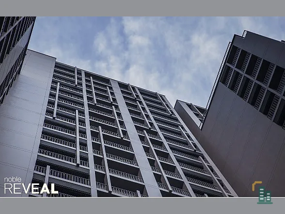 Urgent sale !! Noble Reville Condo, very good location, near BTS Ekkamai, super convenient, can't miss it !!