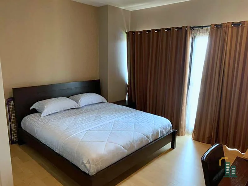 Condo for rent, Noble Reville, 12th floor, good location, near the train, convenient transportation,