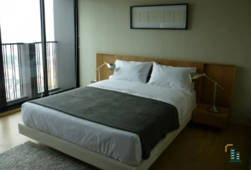 express!! Condo for rent, Noble Reville, good location, close to the train, convenient transportation, ready to move in, can't miss it !!