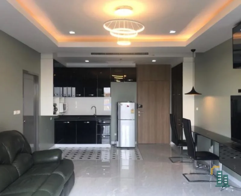 Urgent sale !! Noble Reville Condo in the heart of Sukhumvit, fully furnished, ready to move in, wide balcony, convenient to travel, don't wait !!