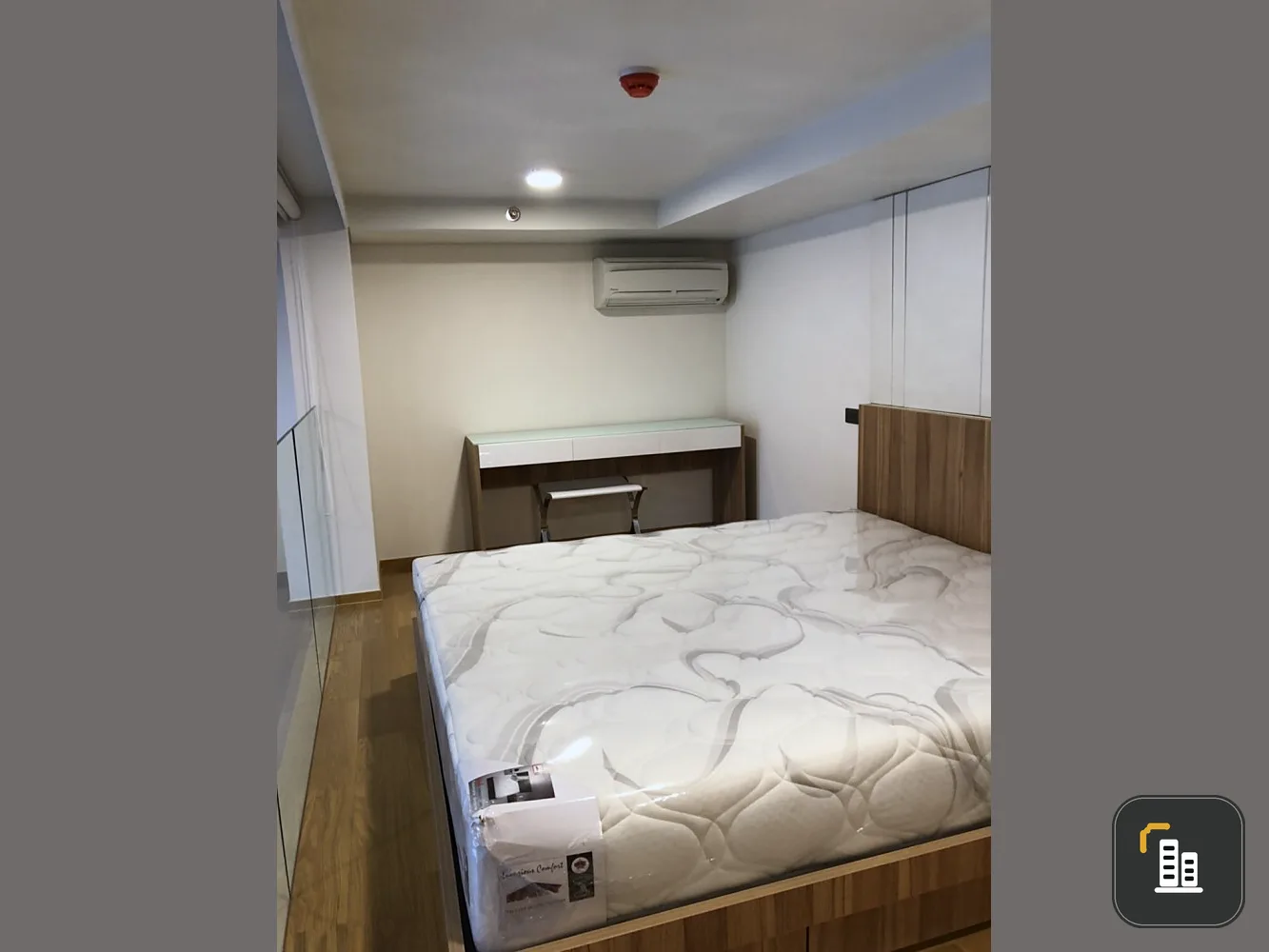 Condo for rent, Siamese Exclusive Sukhumvit 31, furniture with complete electrical appliances Price is negotiable again.