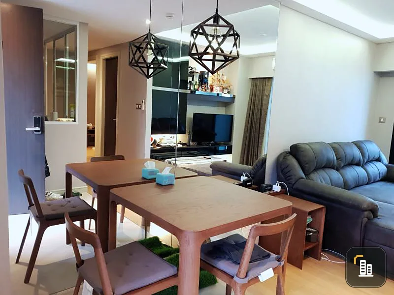 Condo for sale, Tidy Deluxe Sukhumvit 34, good location, close to BTS, complete furniture and electrical appliances. Ready to move in