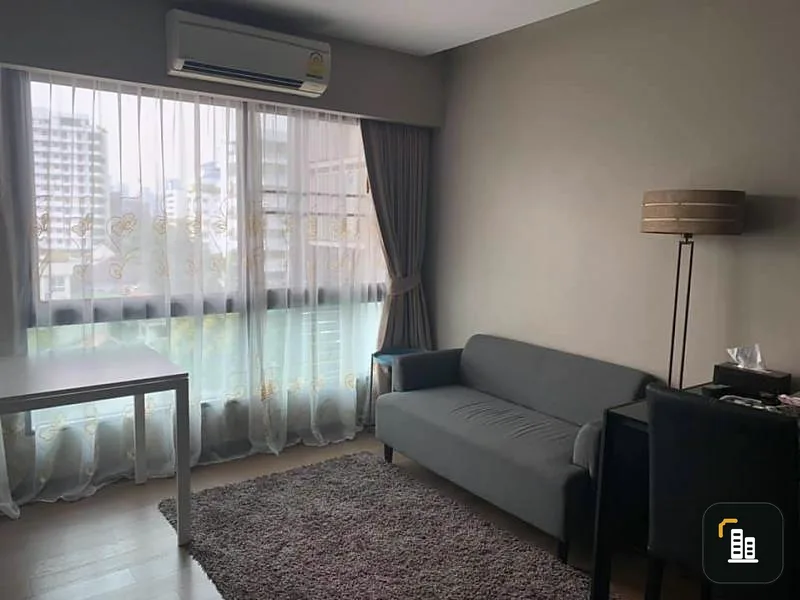 Sale with tenants, Tidy Thonglor condo, beautiful decoration, private bathtub / washing machine, city view, great value.
