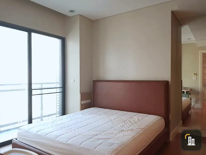 Rent / Sale Condo Bright Sukhumvit 24, spacious room, fully furnished, convenient transportation, hurry.