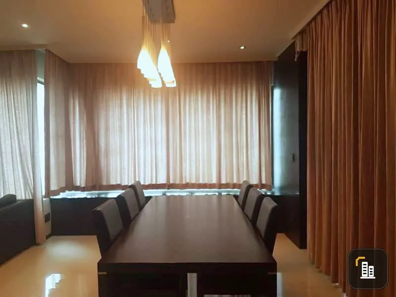 Rent The Emporio Place, spacious room Fully furnished. Good value. Don't wait.