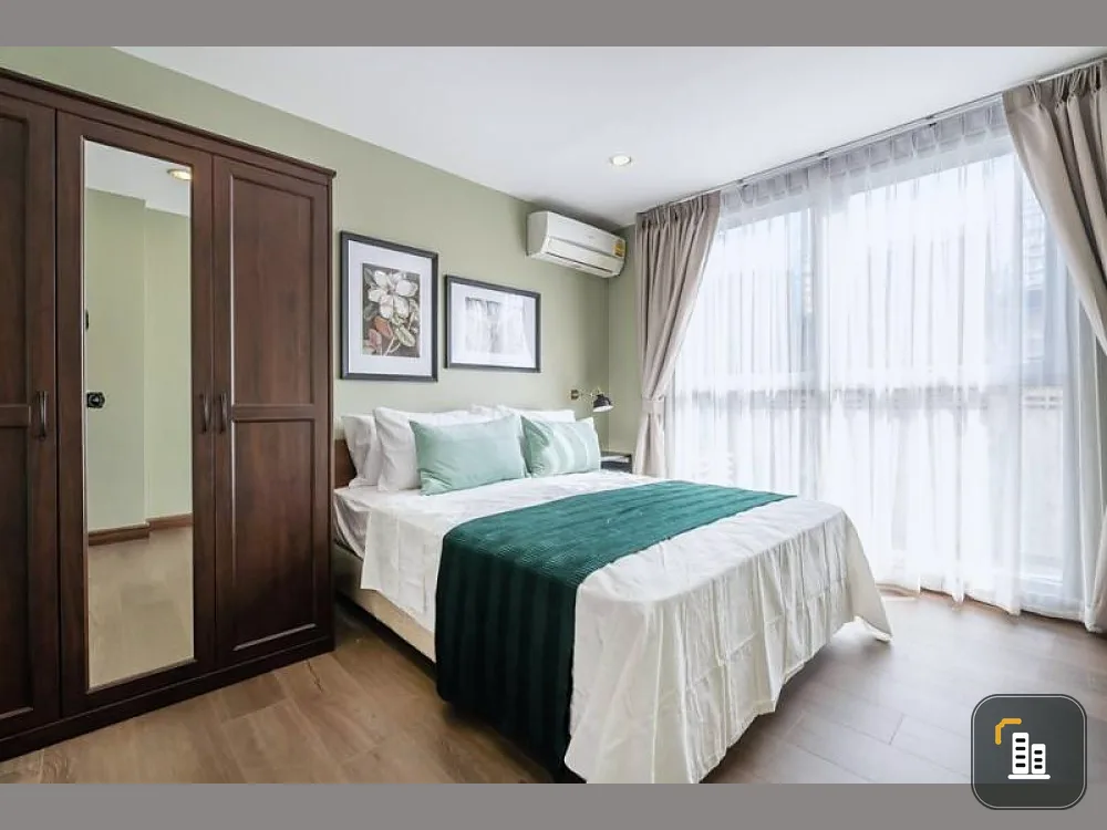 For rent / quick sale, The Niche Sukhumvit 49, beautiful room, fully furnished. Fully furnished, good location, quiet, suitable for relaxing. Hurry and grab it.