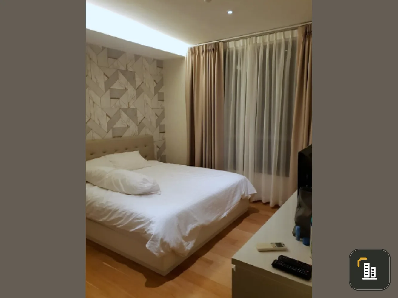 Rent / Sale H Condo Sukhumvit 43, fully furnished, city view, very beautiful room, hurry