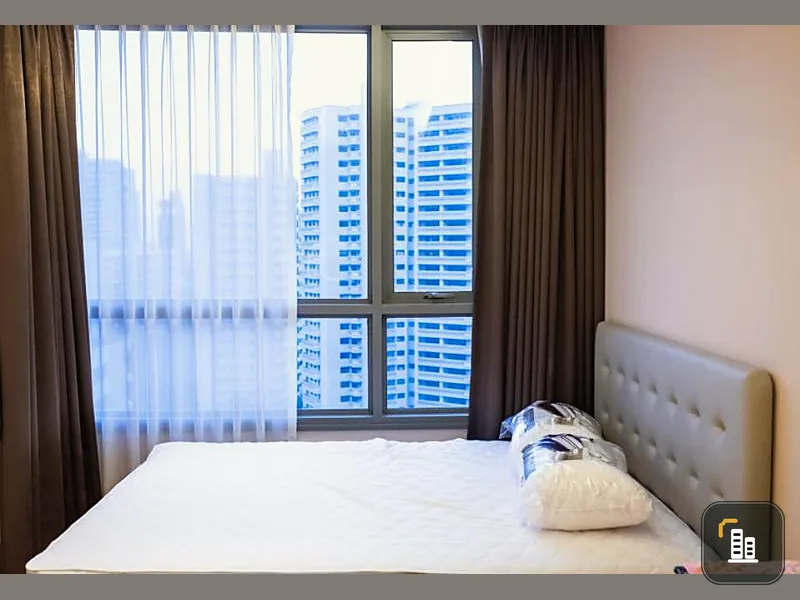 For rent, H Condo Sukhumvit 43, beautiful room, fully furnished, ready to move in, with bathtub, good location, easy to travel, near BTS, urgently book.