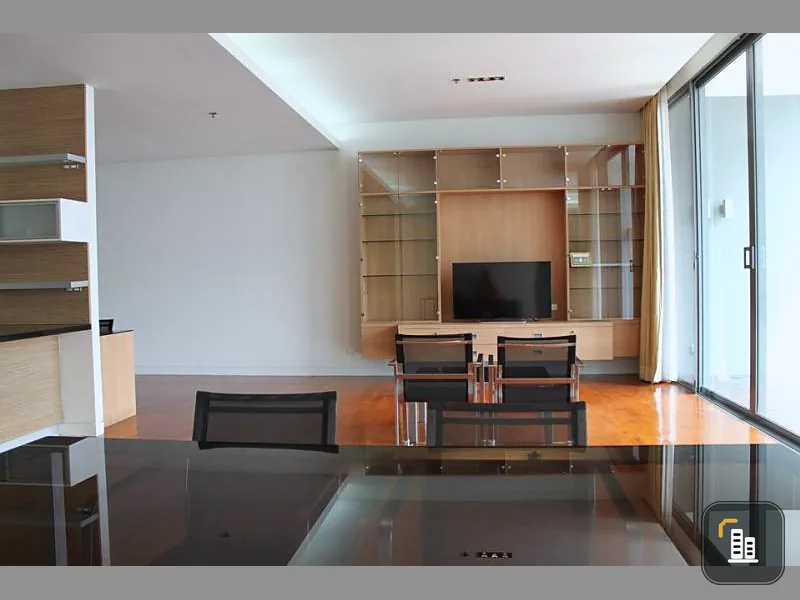 For rent, Domus Condominium, big room, a lot of space Full furniture, wide balcony, beautiful view, golden location, extremely inviting