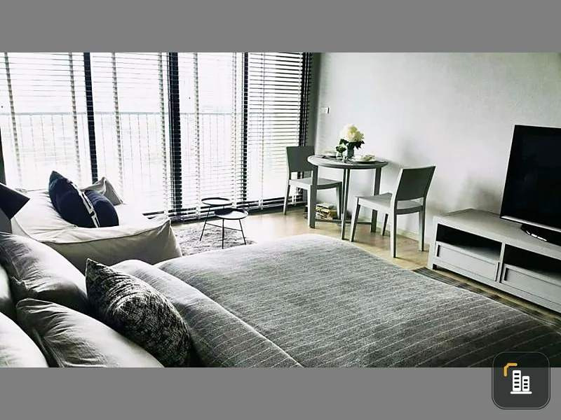 Noble Solo for rent, beautiful room with furniture, convenient transportation, book now!