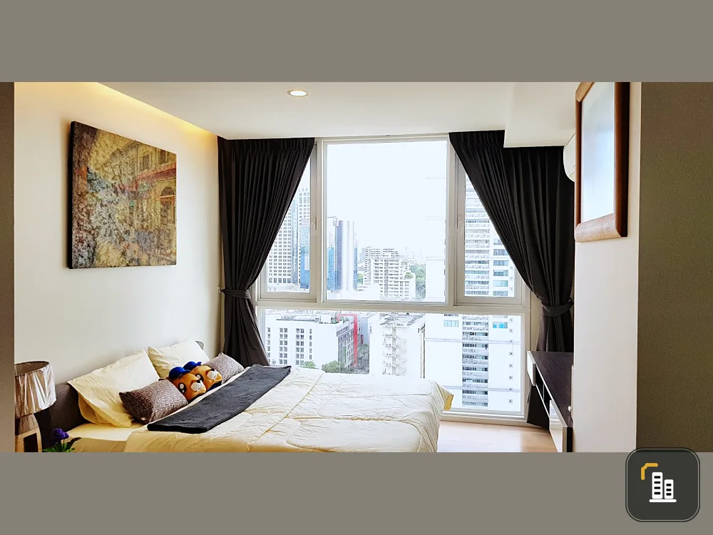 Condo for sale or rent, 15 Sukhumvit Residences, room facing south, beautiful view, beautiful corner of the building.
