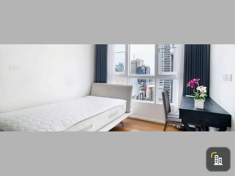 express!! Condo for rent, 15 Sukhumvit Residences, near shopping areas, Asoke area, near BTS, ready to move in.