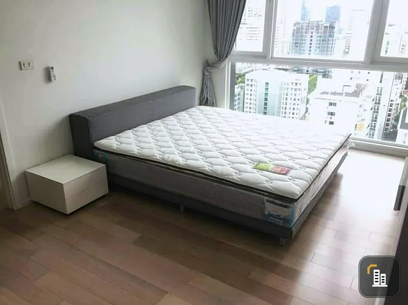 Urgent sale !! Condo 15 Sukhumvit Residences, high floor, beautiful view, fully furnished, in the heart of Asoke-Nana, don't wait!