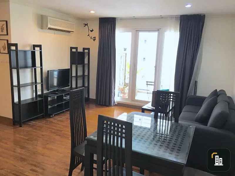 Urgent sale !! Baan Siri Sukhumvit 13 condo, convenient transportation, near MRT / BTS, 2 bedrooms, 2 bathrooms, ready to move in, do not miss!