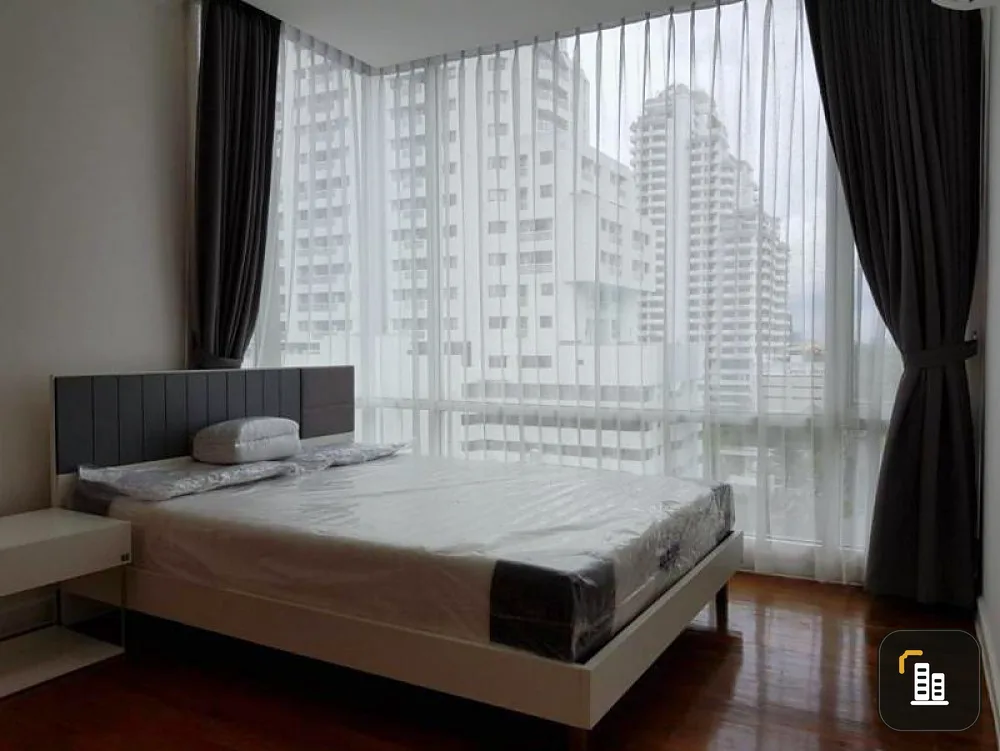 express!! Condo for sale / rent at Baan Siri Sukhumvit Soi 10, good location, Asoke area, close to BTS, 3 bedrooms, 3 bathrooms, don't wait !!