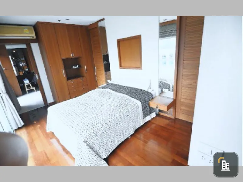Urgent sale !! Condo Sukhumvit City Resort Sukhumvit 11 in the heart of Bangkok, very good location, don't miss it and hurry !!