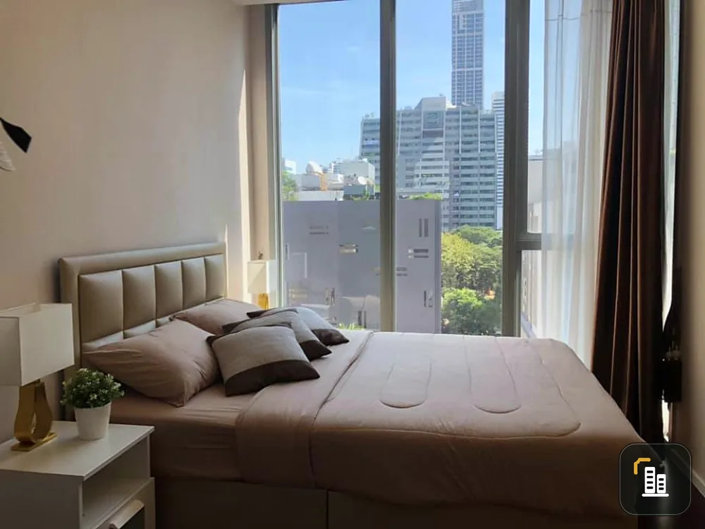 Urgent for rent !! Hyde Sukhumvit 11 Condo, corner room, 6th floor, good location, near BTS, convenient, can't miss it !!