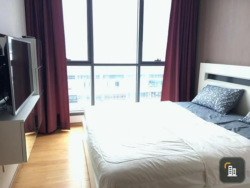 Urgent sale !! Hyde Sukhumvit 13 Condo, 16th floor, beautiful view, near BTS, many shopping areas, very convenient, don't miss !!