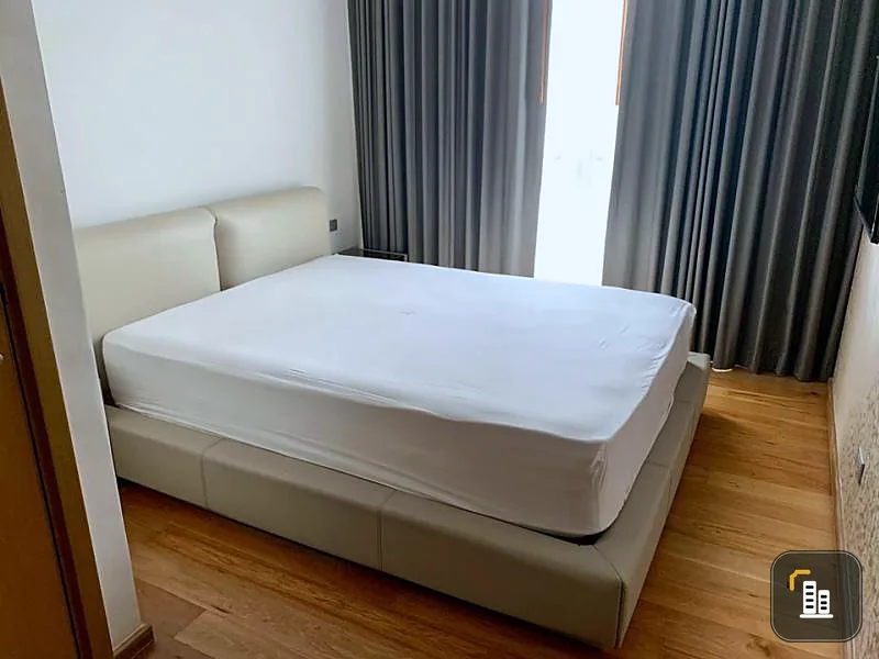 Condo for rent, Hyde Sukhumvit 13, fully furnished, ready to move in, very good location, near BTS, can't miss it now !!
