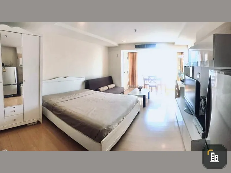 For sale / rent, The Trendy Condominium in the heart of the city, the business district, near BTS Nana Asoke, do not wait, hurry up!