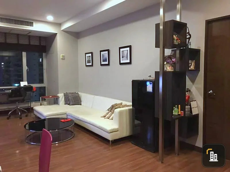 sell!! The Trendy condominium, good location near BTS, suitable for investment Great price !! Hurry and take over !!