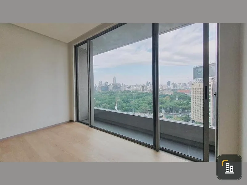 Condo sales down at Saladaeng One, beautiful floor plan, excellent quality location, close to BTS, near MRT, ideal for investment, book now.