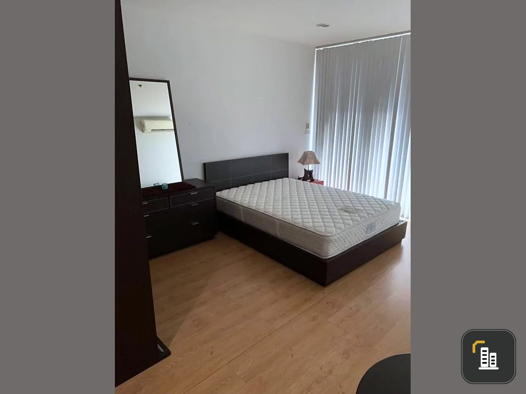 Condo for rent, Silom Grand Terrace, clean room, fully furnished There is a washing machine. Convenient location near BTS, do not miss it.