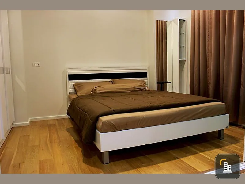 Condo for rent, Focus on Saladaeng, beautiful room, lots of furniture, near BTS, convenient transportation Hurry and grab it.