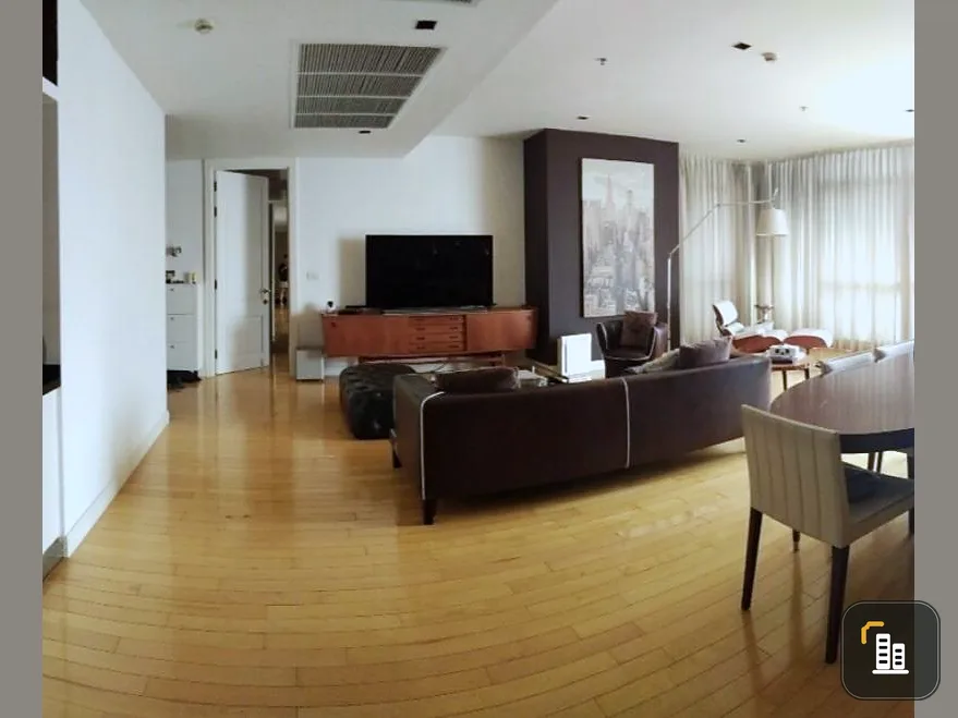 Athenee Residence Condo for rent, clean room, lots of space, fully furnished, ready to move in, very good location, near BTS, comfortable to travel, know and book now.