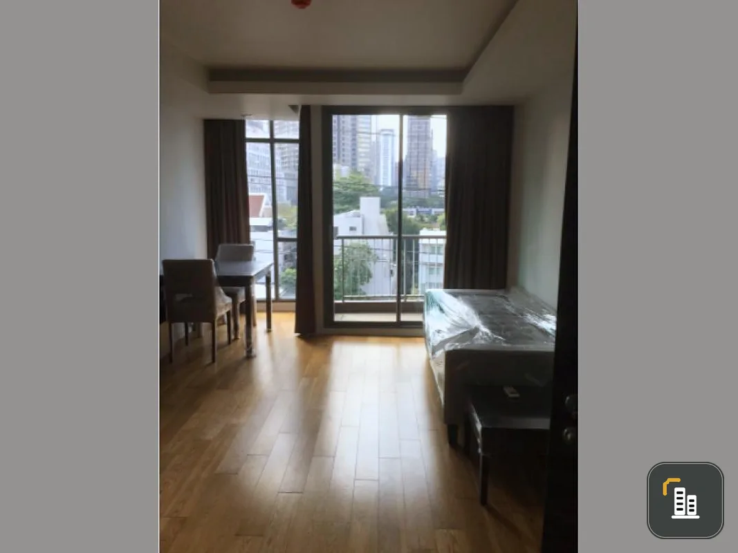 Condo for rent, Focus at Ploenchit, beautiful room, lots of space, city view, full furniture Convenient transportation near the BTS