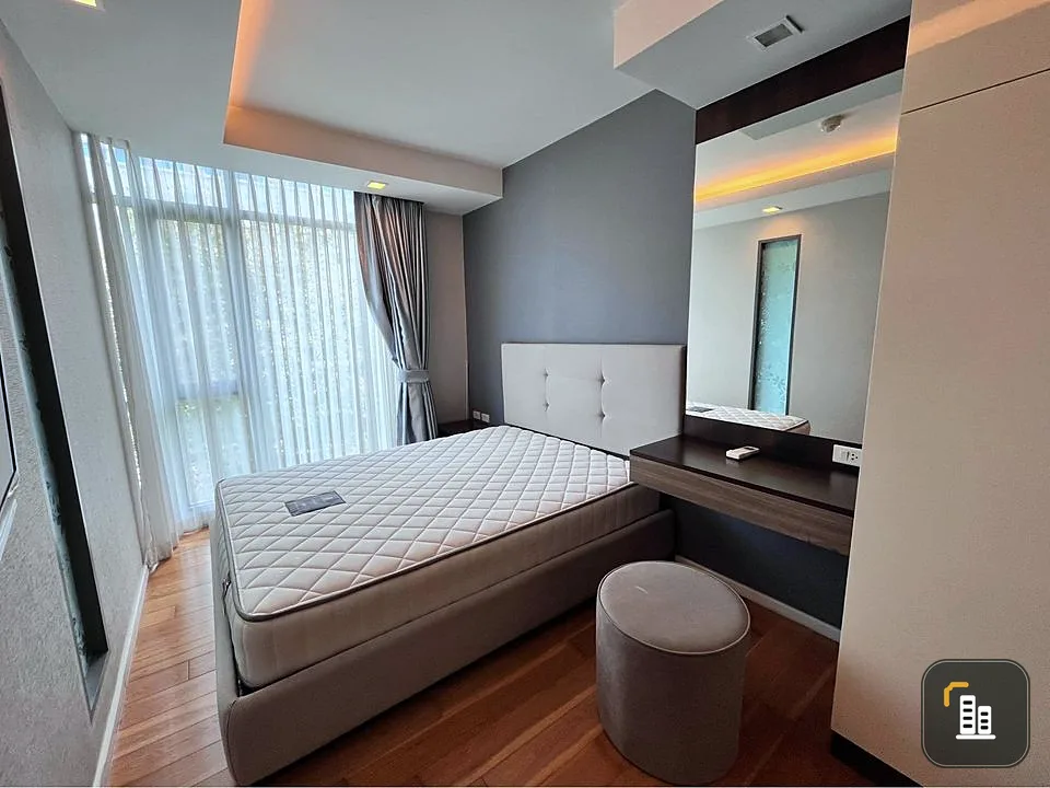 Condo for sale / rent, Focus at Ploenchit, beautifully decorated room Fully furnished Central is very good Near BTS, comfortable travel, urgent booking