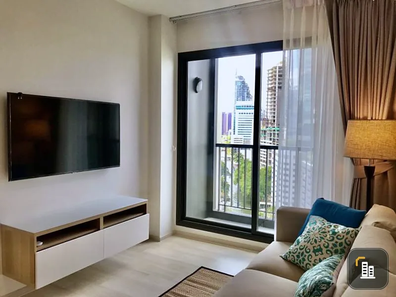Condo for rent, Life One Wireless, corner room, very beautiful, has 2 sides of view, is a rare room, 1 floor, there are only 2 rooms. Fully furnished, ready, very near to BTS, hurry up.