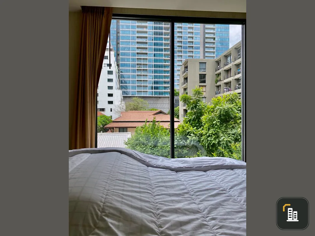 Urgent sale, Klass Condo Sarasin - Rajdamri Large room Beautiful furniture, best location, close to BTS, convenient to travel, book now