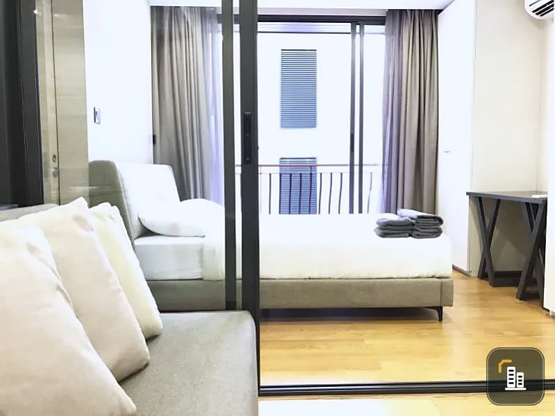 Condo for rent, Class Langsuan, beautiful room, clean, fully furnished, most comfortable, convenient location near BTS, near the mall, do not miss