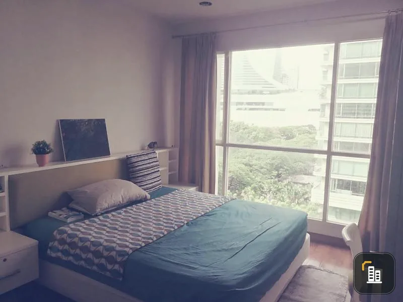 Condo for rent, The Address Chidlom, beautiful room, clean, lots of furniture, very good location, convenient transportation, near the pier, near BTS, urgently