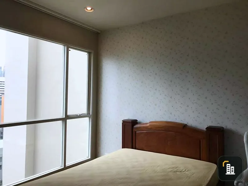 Condo for rent, The Address Chidlom, clean room, fully furnished The wind entered the room all day, convenient transportation, near the pier, near the BTS, do not hesitate