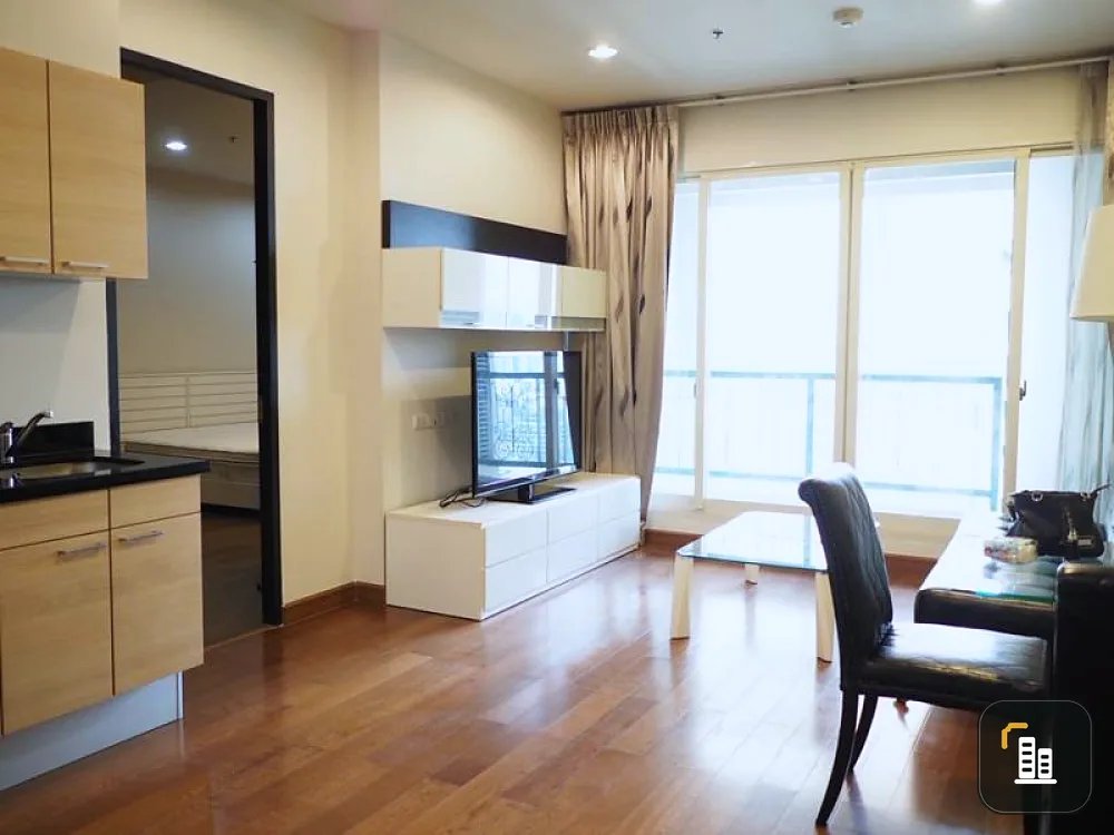 For rent / quick sale, The Address Chidlom Condo, clean room, beautiful furniture, city view, very good location, suitable for investment. Hurry and grab it.