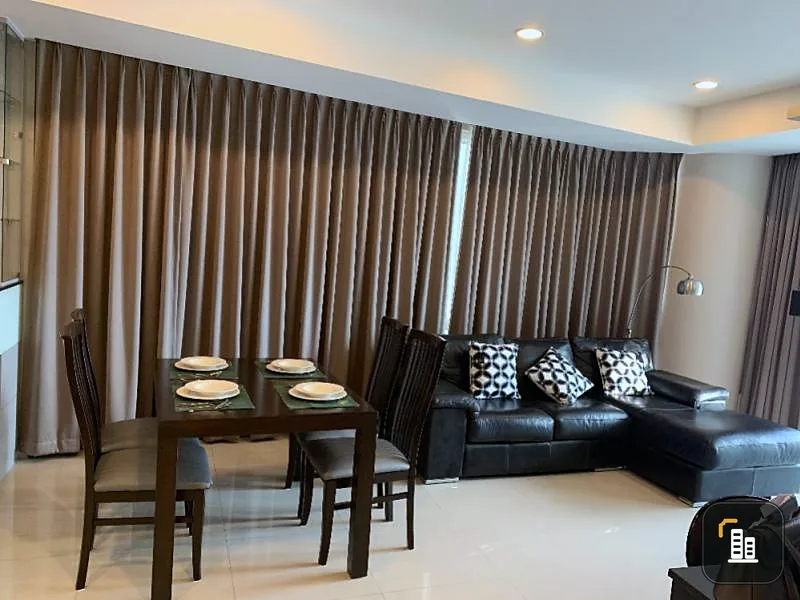 Condo for rent at Baan Rajprasong, beautiful room, good view, the wind enters the room all the time, not hot, fully furnished, very good location, near BTS, know and book