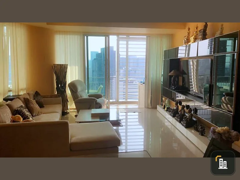 Urgent sale, Baan Ratchaprasong Condo, very good position, very good view, the location is best for investment, close to BTS, hurry and grab it.