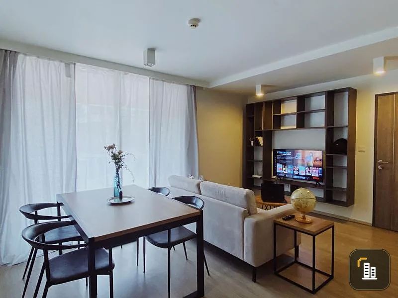Condo for rent, Maestro 02 Ruamrudee, very nice room, fully furnished, very positioned, good central, quality location, near BTS, near MRT, urgently book.