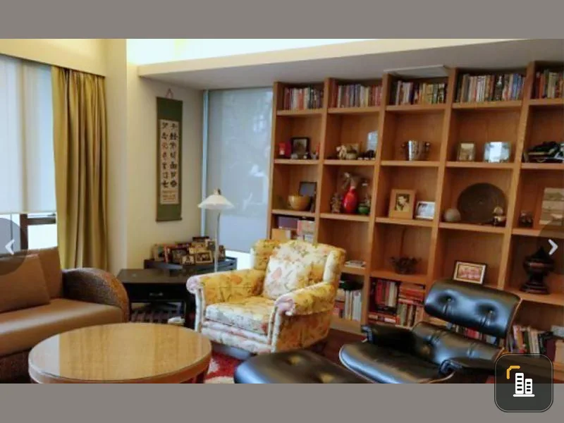 Urgent sale, Hansar Ratchadamri Condo, large floor plan, luxury furniture Very attractive location Suitable for a large family, near BTS, very convenient to travel, book now.