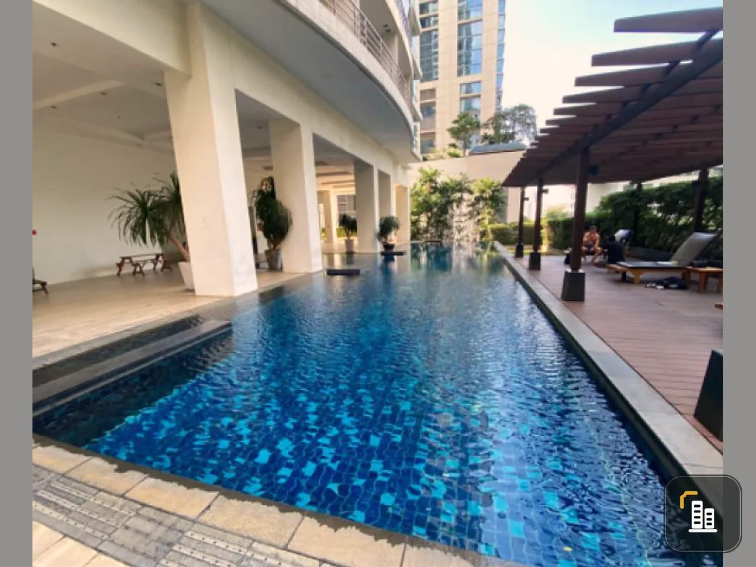 Condo for sale / rent at The Rajdamri, 17th floor, pool view and garden view Convenient transportation near BTS, do not miss.