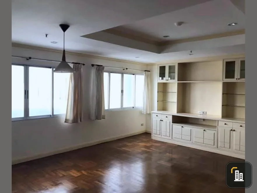 Urgent sale !! Witthayu complex, full of amenities, high floor, beautiful view, close to the source of food, book now !!