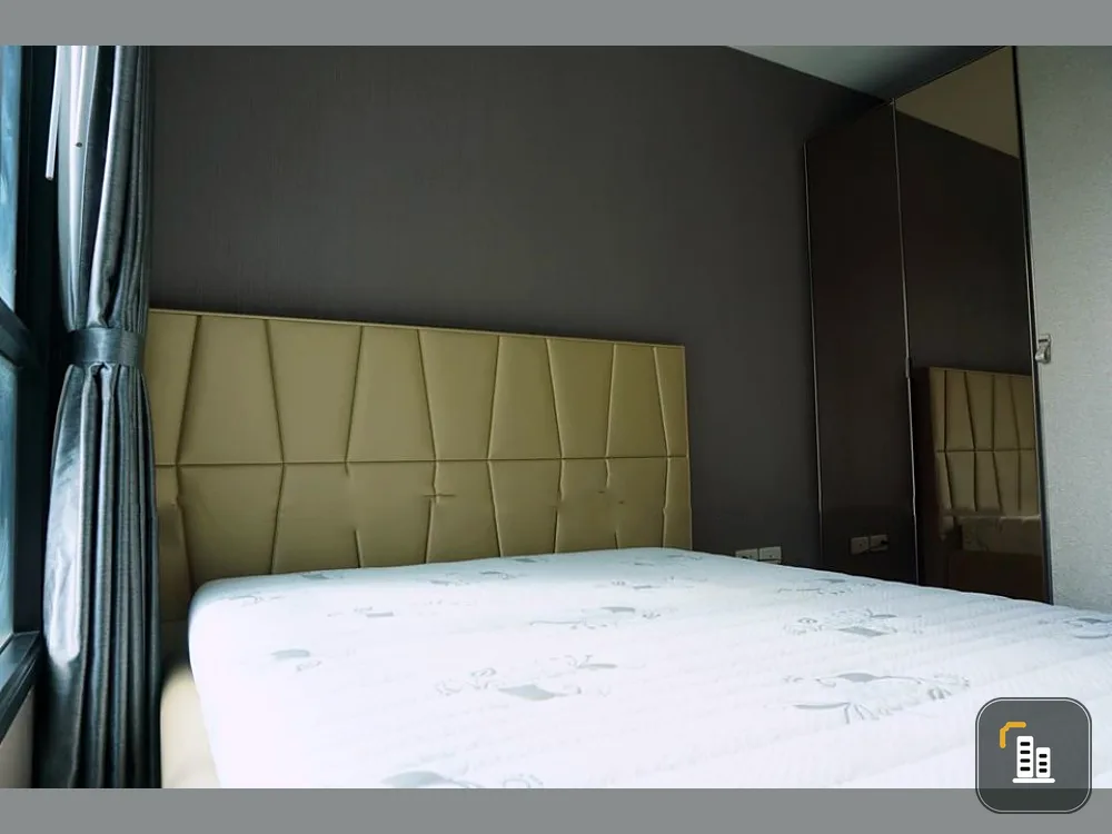 Condo for sale The Base Park East, room location with privacy. Pool view, don't miss it.
