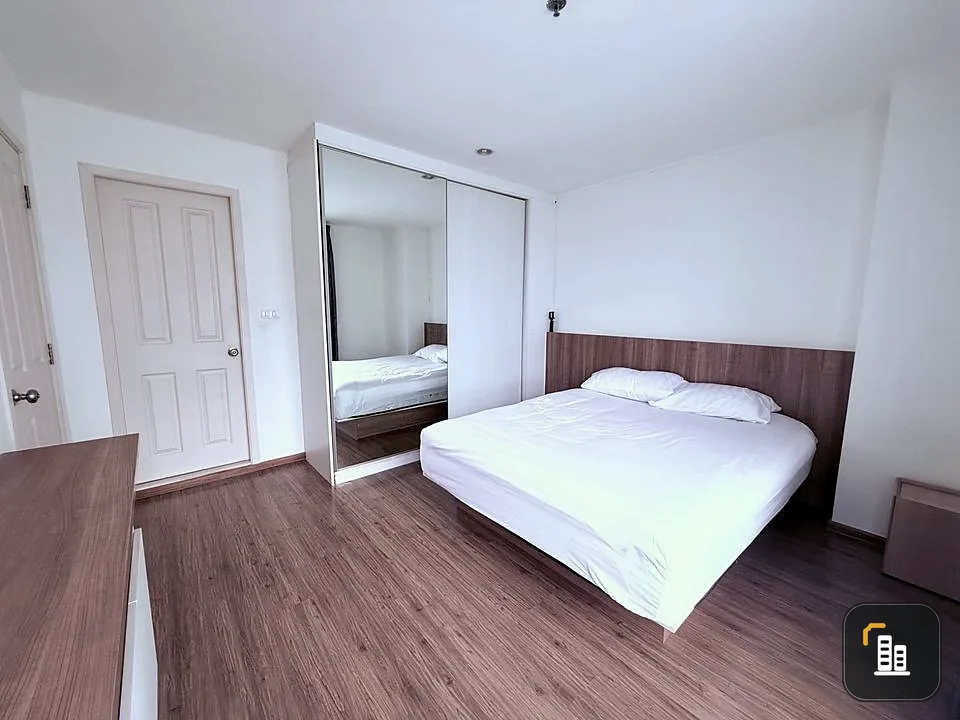 Sell/Rent U Delight @ Bangson Station, corner room, pool view, complete electrical appliances, book quickly.