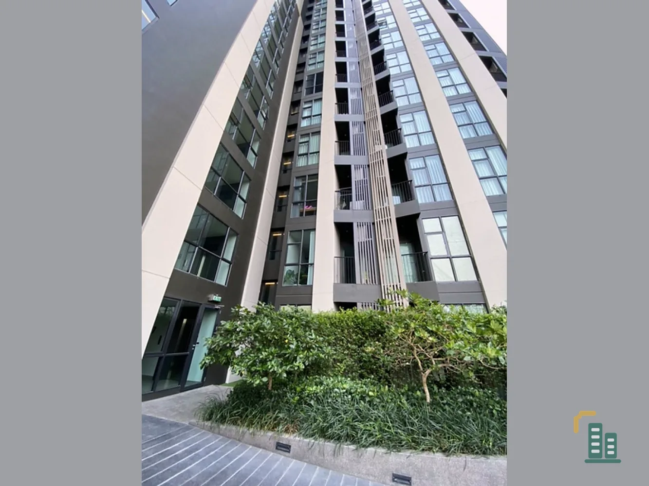 Urgent sale !! Rhythm Ekamai Studio condo, new room, ready to move in, affordable price, don't miss it!