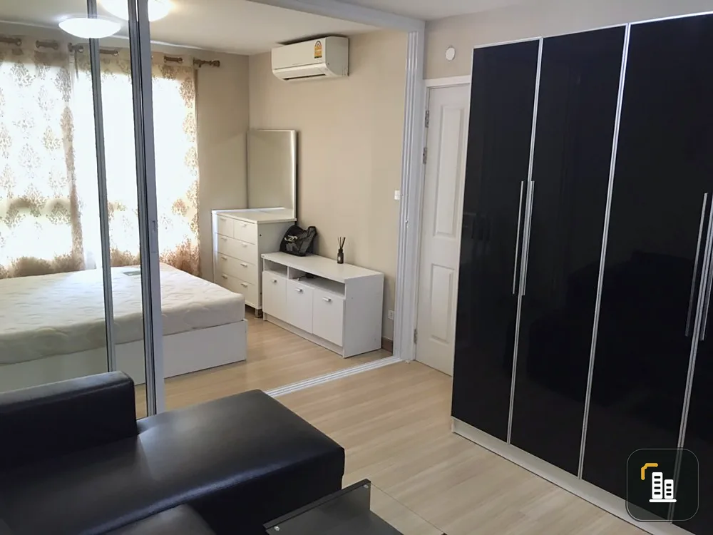 For rent, Plum Condo Phahon 89, spacious room, fully furnished, ready to move in. Complete electrical appliances. Don't miss it. Book now.