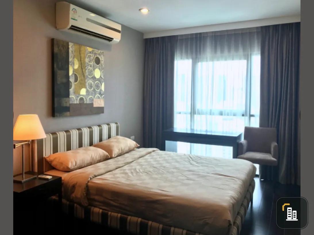Condo for rent, Sathorn Gardens, very beautiful room, a lot of furniture, has a washing machine, good location, easy to travel, quickly book.